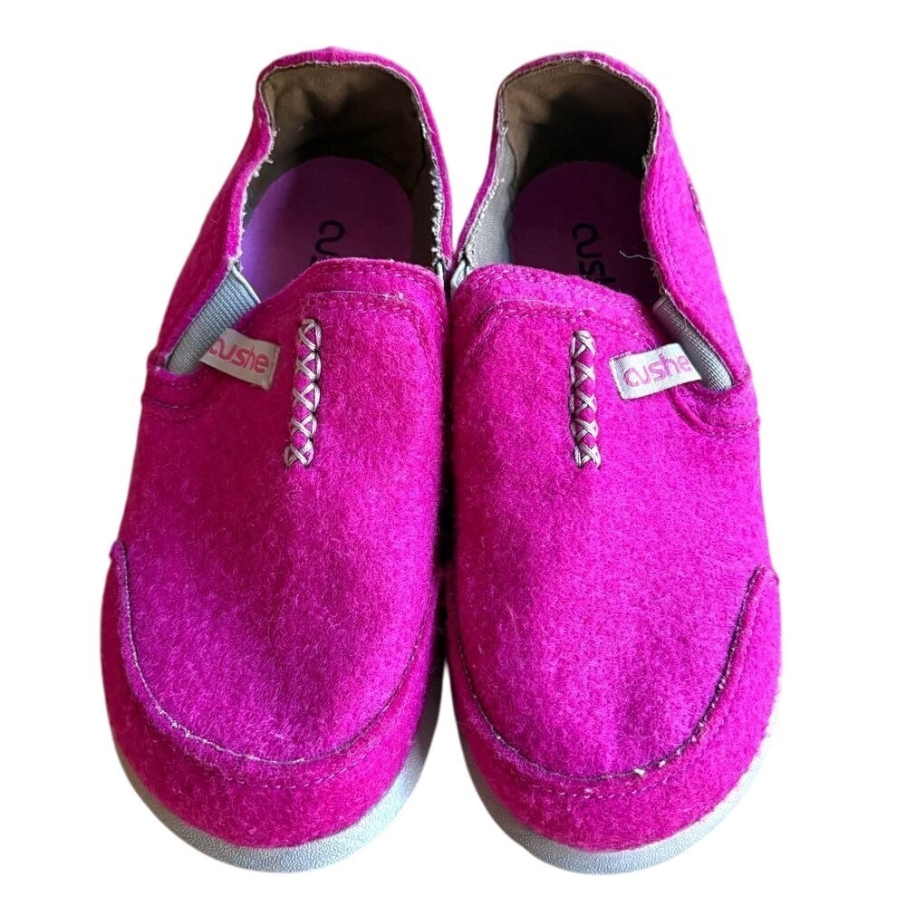 CUSHE Kids Barbie Hot Pink Surfer Slipper, Felt Slip On Shoes, Big Girl SZ 3 EUC